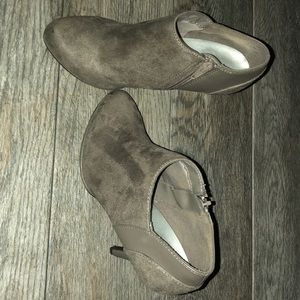 Grey women’s ankle boots